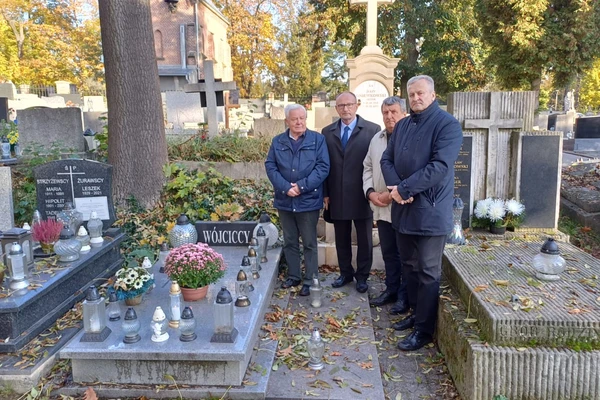 zdjęcie z cmentarza 2024