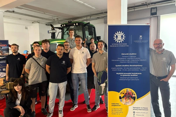 Wyjazd studentów i pracowników na Targi Motor Show do Poznania
