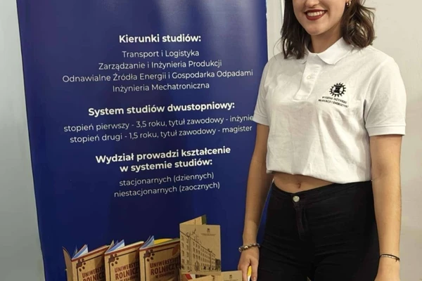 Wyjazd studentów i pracowników na Targi Motor Show do Poznania