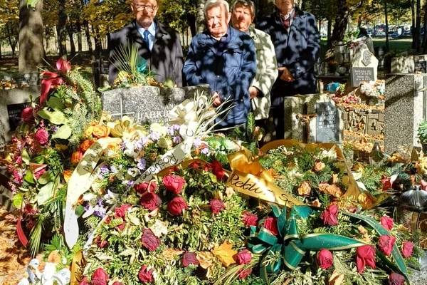 zdjęcie z cmentarza 2024