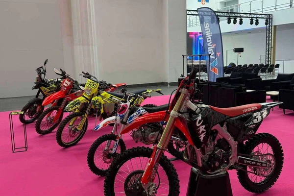 Wyjazd studentów i pracowników na Targi Motor Show do Poznania