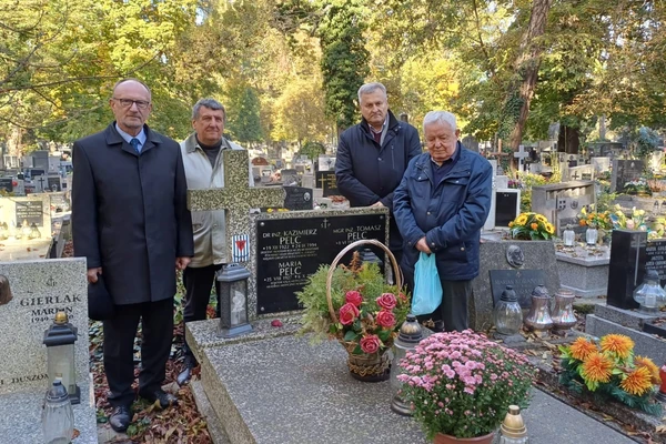 zdjęcie z cmentarza 2024